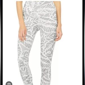 Alo Yoga Leaf Print Gray Women's Pants